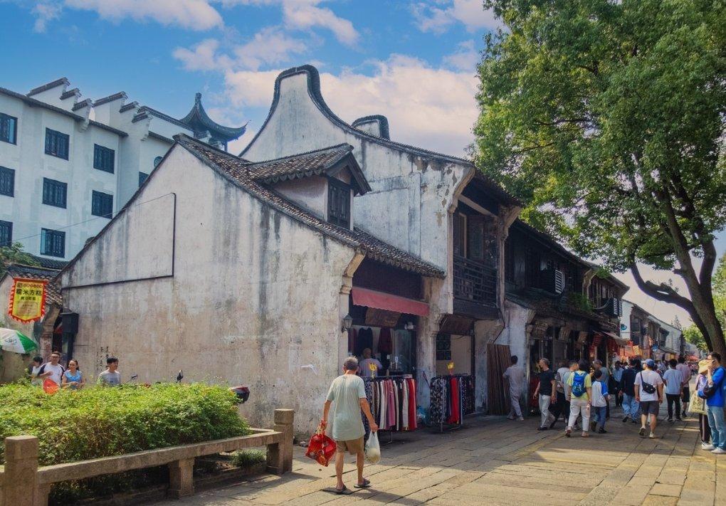 解答疑问,来外星人有没有可能只是生活在地球内部的同类呢?地球内部究竟能不能生存吗?找答案吧!